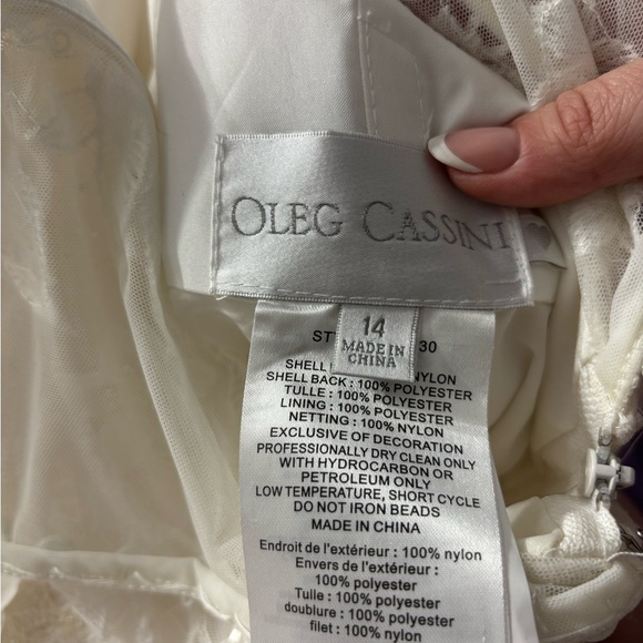 Oleg Cassini Ivory Lace Wedding Dress, NEW, size 14 - Picture 15 of 17